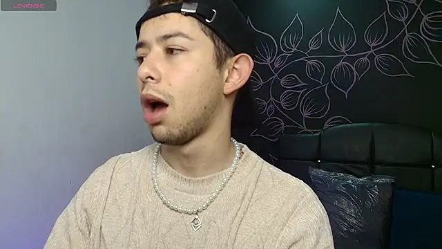 Snapshot of Aleecandrews chatting on 11-13-25, 07:24 Aleecandrews online show from 11-13-25, 07:24