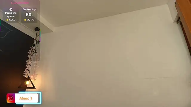 Snapshot of Aleecandrews chatting on 11-28-25, 07:49 Aleecandrews online show from 11-28-25, 07:49