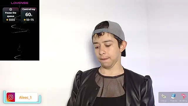 Snapshot of Aleecandrews chatting on 12-18-25, 02:17 Aleecandrews online show from 12-18-25, 02:17