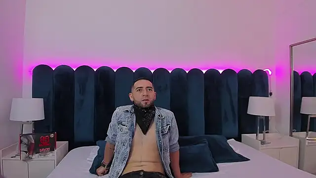 Snapshot of Lushian_ chatting on 09-08-25, 02:27 Lushian  online show from 09-08-25, 02:27