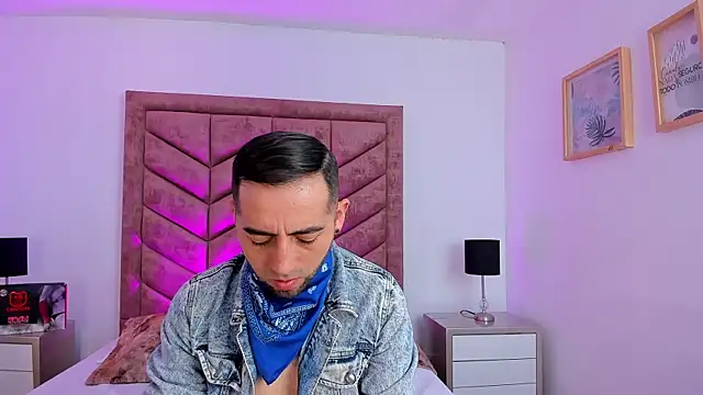 Snapshot of Lushian_ chatting on 09-10-25, 02:28 Lushian  online show from 09-10-25, 02:28