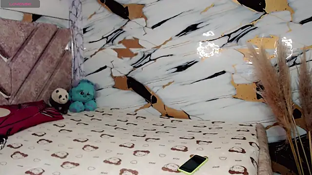 kushina uzumaki75 online show from 04-14-26, 03:23