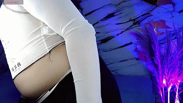 kushina uzumaki75 online show from 04-26-26, 03:37