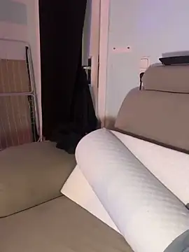 Snapshot of Seductively4_20 chatting on 10-13-25, 06:19 Seductively4 20 online show from 10-13-25, 06:19