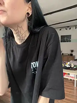 Snapshot of Seductively4_20 chatting on 10-16-25, 01:01 Seductively4 20 online show from 10-16-25, 01:01