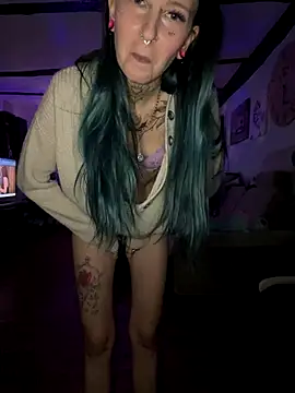 Snapshot of Seductively4_20 chatting on 12-13-25, 07:53 Seductively4 20 online show from 12-13-25, 07:53