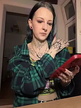 Snapshot of Seductively4_20 chatting on 02-17-26, 05:15 Seductively4 20 online show from 02-17-26, 05:15