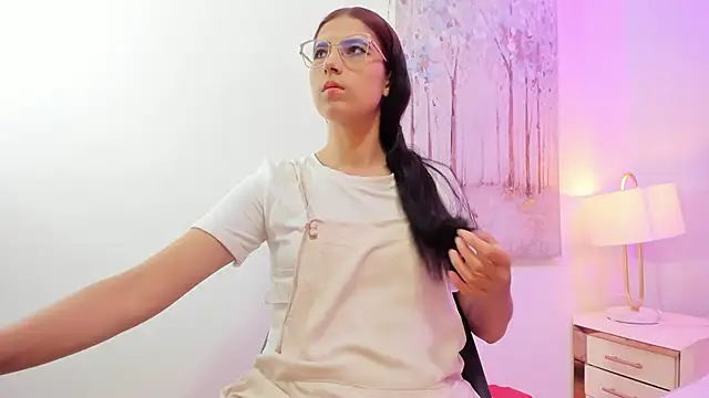 DanniaKross online show from 12-18-25, 12:44