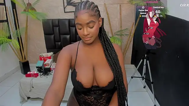 Snapshot of alana_bonny chatting on 10-28-25, 12:30 alana bonny online show from 10-28-25, 12:30