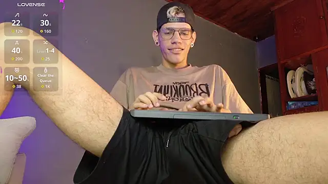 Snapshot of david_huge chatting on 09-14-25, 07:51 david huge online show from 09-14-25, 07:51