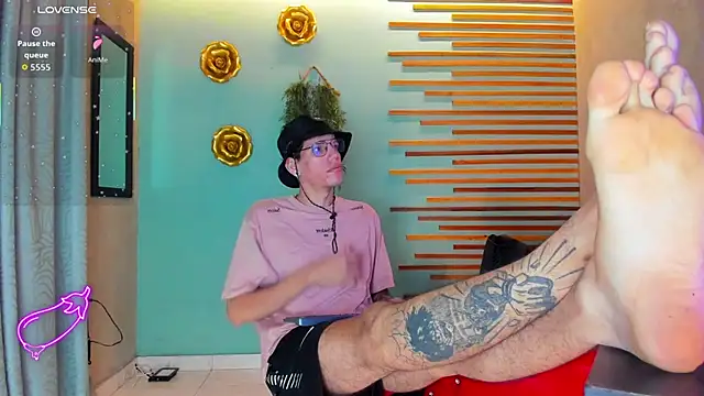 Snapshot of david_huge chatting on 10-09-25, 01:20 david huge online show from 10-09-25, 01:20