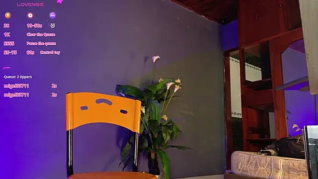 Snapshot of david_huge chatting on 10-12-25, 05:01 david huge online show from 10-12-25, 05:01