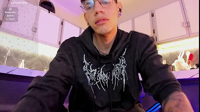 Snapshot of david_huge chatting on 12-01-25, 01:27 david huge online show from 12-01-25, 01:27