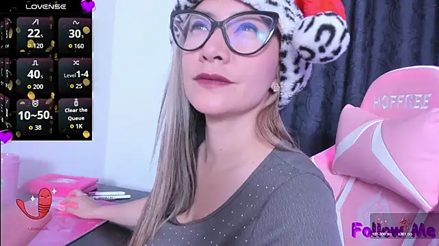 Snapshot of TilaTequila_15 chatting on 12-15-25, 03:49 TilaTequila 15 online show from 12-15-25, 03:49