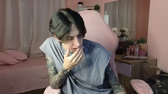 Martin Jin online show from 10-17-25, 01:14