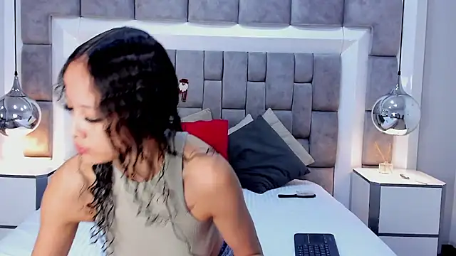 Snapshot of JuliettaBleer chatting on 11-29-25, 12:19 JuliettaBleer online show from 11-29-25, 12:19