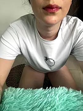 Snapshot of Megan_colsom chatting on 11-27-25, 03:03 Megan colsom online show from 11-27-25, 03:03