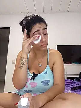 Snapshot of Samantha_hotly chatting on 11-13-25, 10:14 Samantha hotly online show from 11-13-25, 10:14