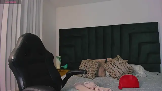 valerieMattson online show from 09-28-25, 05:40