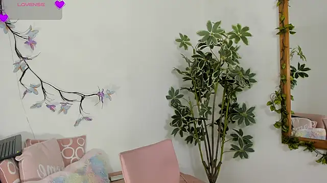 valerieMattson online show from 11-25-25, 05:02