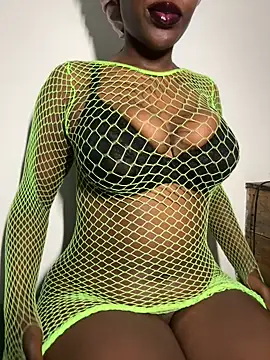 Snapshot of bustyblackebony chatting on 10-02-25, 06:09 bustyblackebony online show from 10-02-25, 06:09