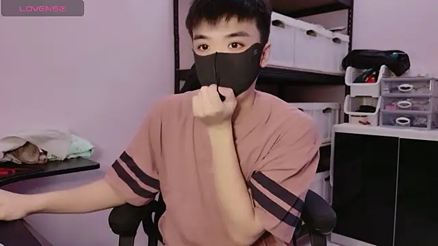 doggyman523 online show from 10-01-25, 05:02