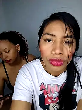 Snapshot of MelanyAndRizosss chatting on 10-21-25, 05:30 MelanyAndRizosss online show from 10-21-25, 05:30