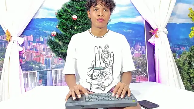 Snapshot of MilthonDelis chatting on 11-21-25, 03:38 MilthonDelis online show from 11-21-25, 03:38