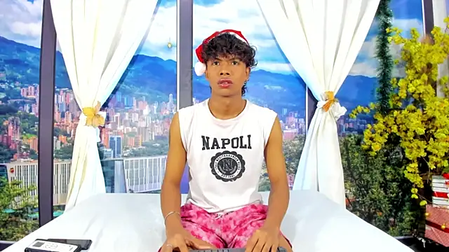 Snapshot of MilthonDelis chatting on 12-17-25, 02:50 MilthonDelis online show from 12-17-25, 02:50