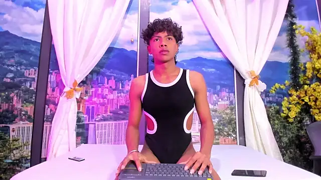 Snapshot of MilthonDelis chatting on 12-18-25, 03:56 MilthonDelis online show from 12-18-25, 03:56