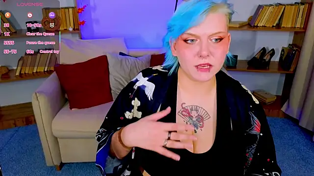 Snapshot of bluelunaray chatting on 09-29-25, 10:53 bluelunaray online show from 09-29-25, 10:53