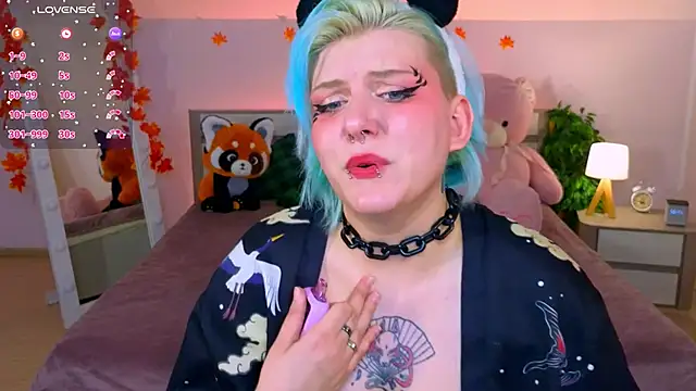 Snapshot of bluelunaray chatting on 10-05-25, 10:02 bluelunaray online show from 10-05-25, 10:02