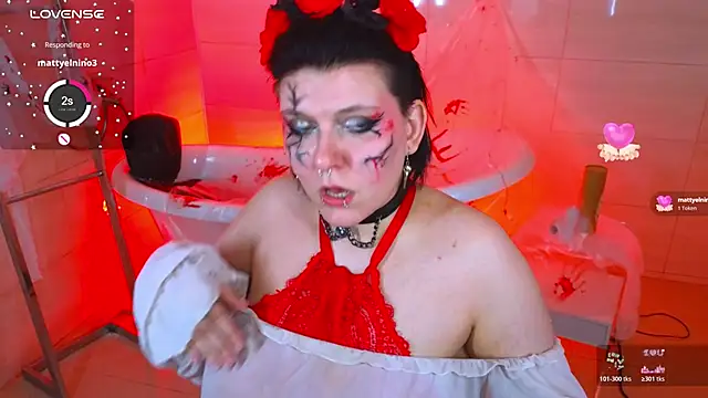 Snapshot of bluelunaray chatting on 10-18-25, 03:57 bluelunaray online show from 10-18-25, 03:57