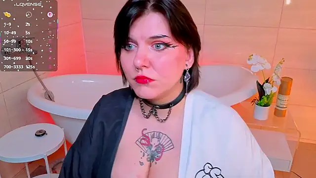 Snapshot of bluelunaray chatting on 11-18-25, 10:09 bluelunaray online show from 11-18-25, 10:09