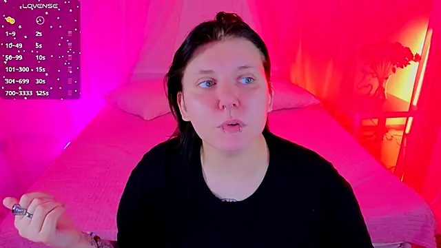 Snapshot of bluelunaray chatting on 11-27-25, 10:39 bluelunaray online show from 11-27-25, 10:39