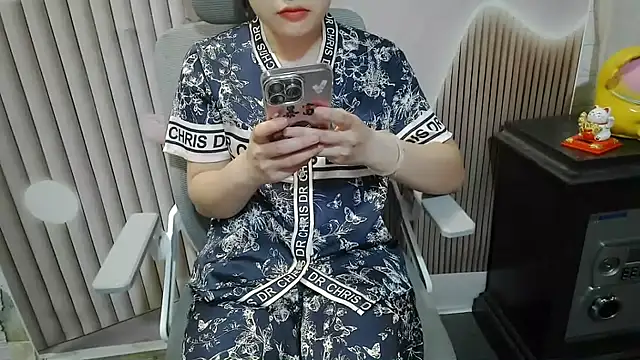 Emachiii online show from 09-26-25, 12:47