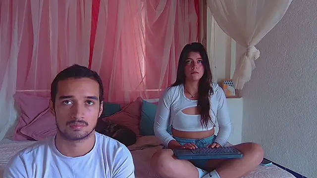 Snapshot of Laila_asher chatting on 09-08-25, 07:02 Laila asher online show from 09-08-25, 07:02