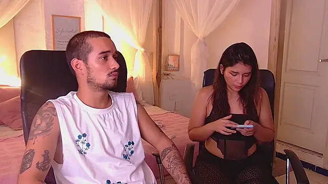 Snapshot of Laila_asher chatting on 09-21-25, 12:23 Laila asher online show from 09-21-25, 12:23