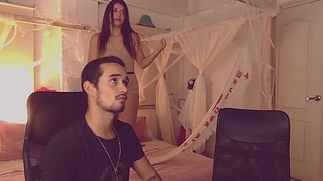 Snapshot of Laila_asher chatting on 10-25-25, 07:05 Laila asher online show from 10-25-25, 07:05