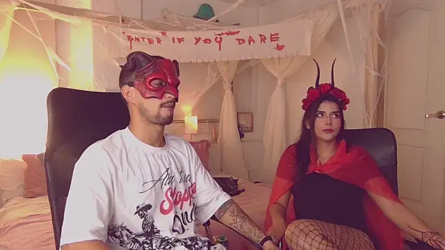 Snapshot of Laila_asher chatting on 10-28-25, 04:16 Laila asher online show from 10-28-25, 04:16