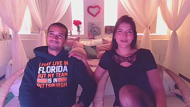 Snapshot of Laila_asher chatting on 12-21-25, 04:25 Laila asher online show from 12-21-25, 04:25