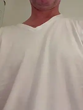 Snapshot of Woodchip chatting on 11-02-25, 09:00 Woodchip online show from 11-02-25, 09:00