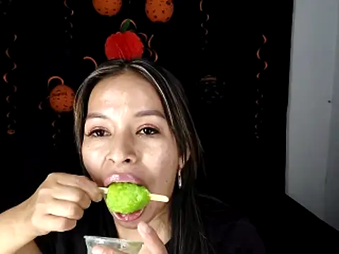 Snapshot of AntonelaMorriz chatting on 10-13-25, 07:14 AntonelaMorriz online show from 10-13-25, 07:14