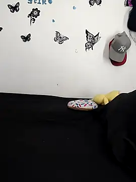 Snapshot of AntonelaMorriz chatting on 12-15-25, 08:51 AntonelaMorriz online show from 12-15-25, 08:51