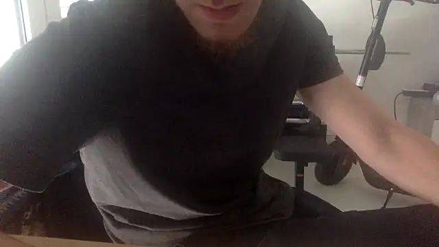 Snapshot of Dareeee93 chatting on 05-13-26, 12:57 Dareeee93 online show from 05-13-26, 12:57