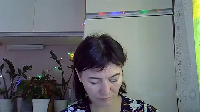 Snapshot of Krystal_82 chatting on 09-12-25, 05:18 Krystal 82 online show from 09-12-25, 05:18