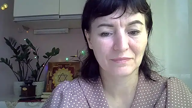 Snapshot of Krystal_82 chatting on 09-18-25, 05:42 Krystal 82 online show from 09-18-25, 05:42