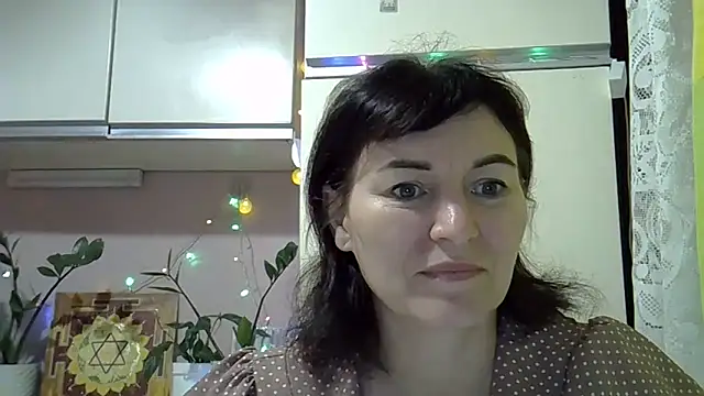 Snapshot of Krystal_82 chatting on 09-19-25, 04:29 Krystal 82 online show from 09-19-25, 04:29