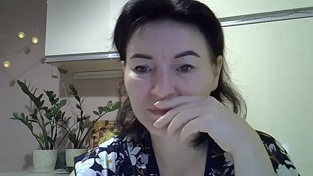 Snapshot of Krystal_82 chatting on 10-04-25, 04:43 Krystal 82 online show from 10-04-25, 04:43