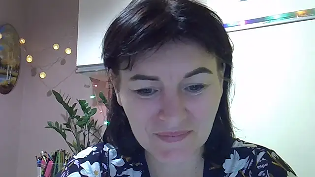 Snapshot of Krystal_82 chatting on 10-04-25, 04:49 Krystal 82 online show from 10-04-25, 04:49